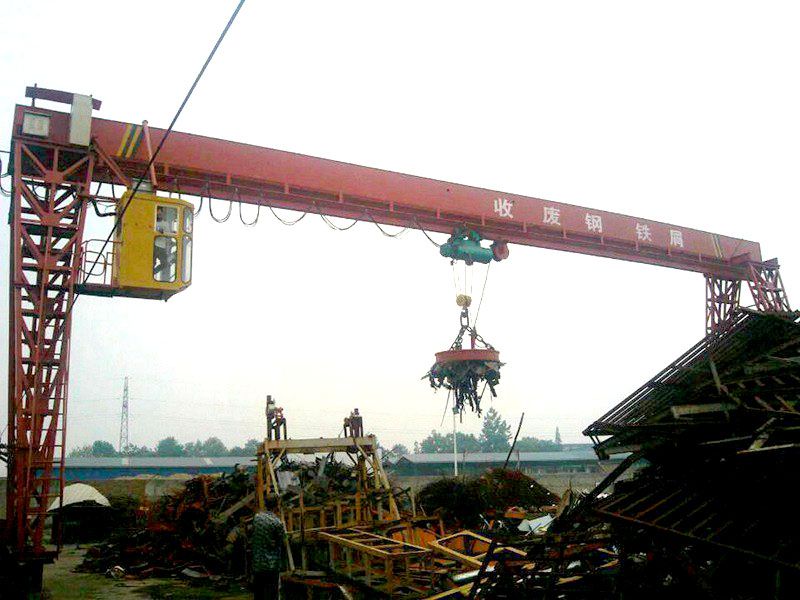 Steel Scrap Handling Hydraulic Grapple Gantry Crane