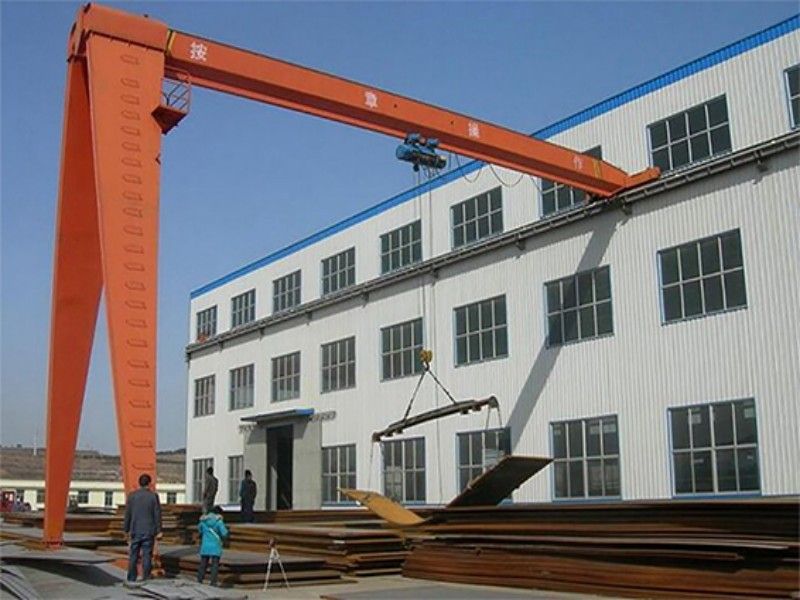 BMH Semi Goliath Crane