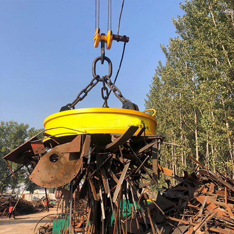 Junkyard crane magnet