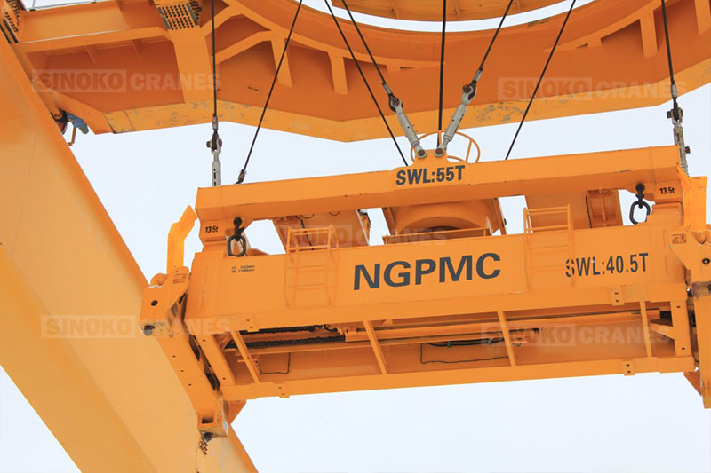 container spreader