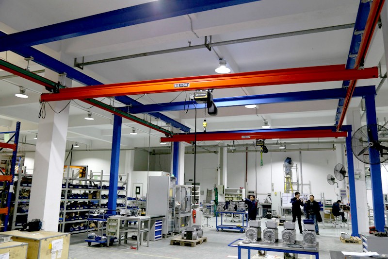 Workstation Overhead Crane.jpg